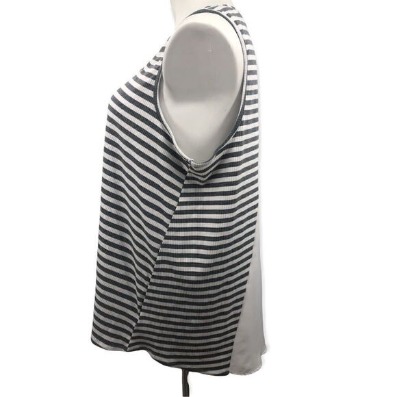 Torrid gray and white striped sleeveless tank size 3 - Picture 4 of 6
